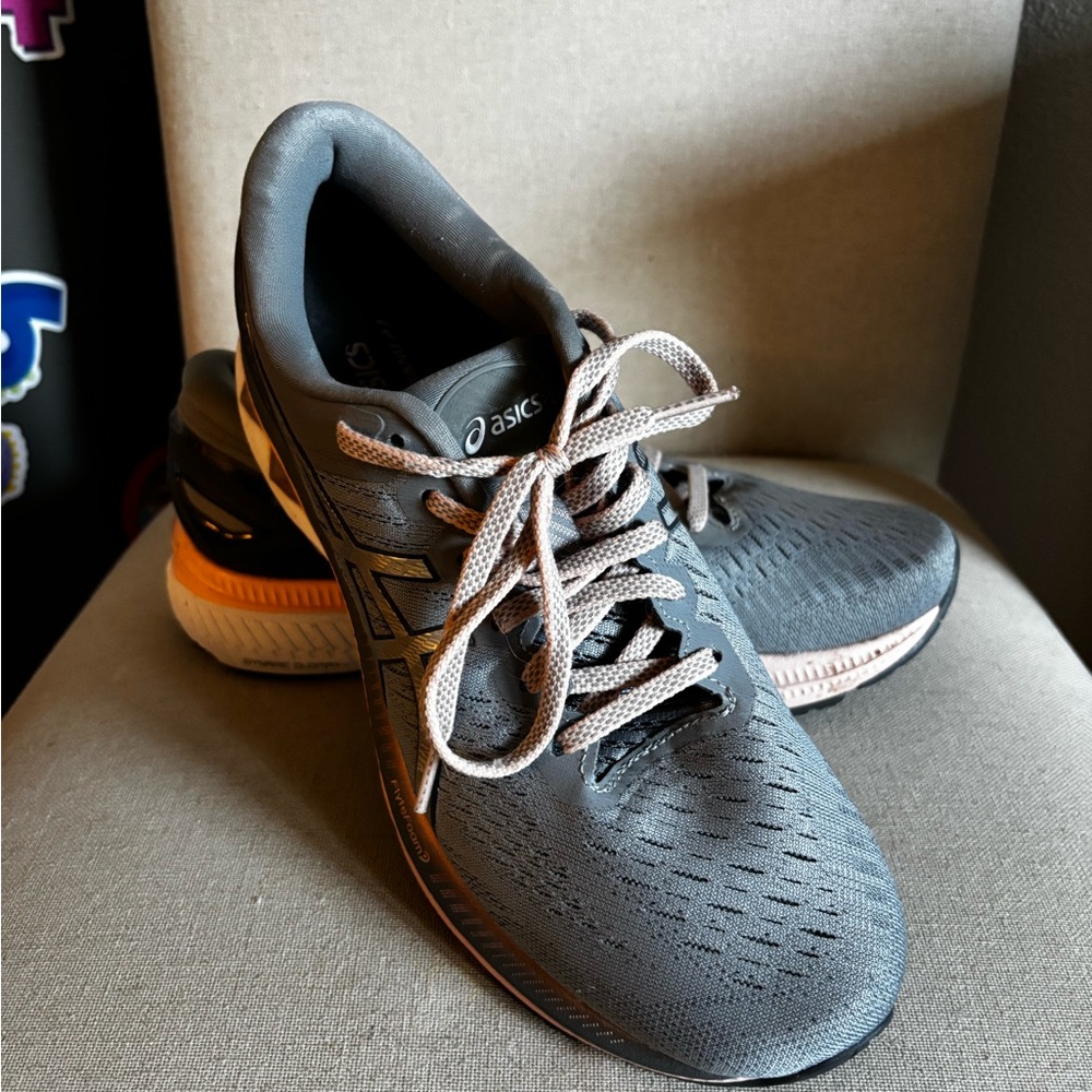 New Asics Charcoal and Peach Contend 9 running shoes! Size 10 wide